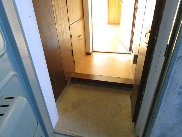 若草401マンションの玄関