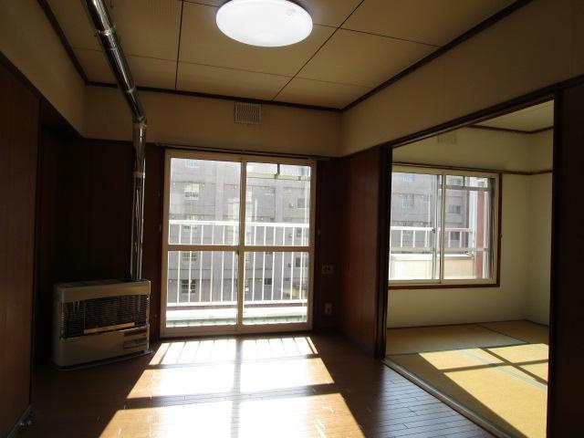 若草401マンションの居間・リビング