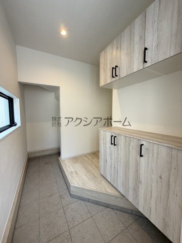 入間市大字下藤沢・全2棟　新築一戸建　1号棟　の玄関