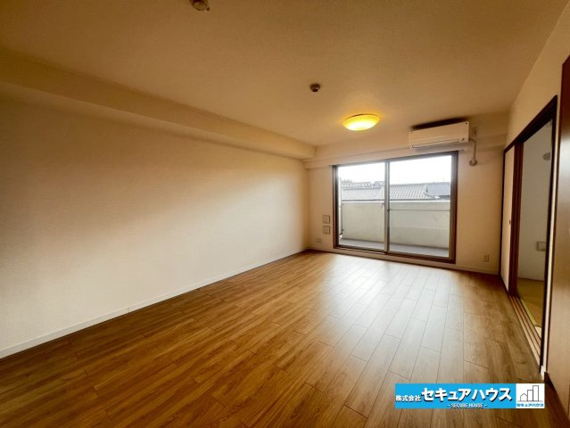 サンクレイドル東海グランデの居間・リビング|【LDK】
◆家族揃ってリビングで過ごすお休みの日が、楽しみになる場所となることでしょう。
