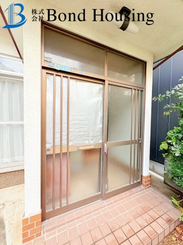 山陽「林崎松江海岸駅」徒歩7分の好立地物件　貴崎5丁目　築50年の玄関