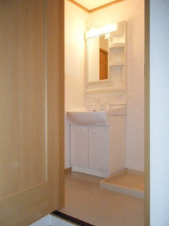 【洗面所】 | メゾンパラディ | 忙しい朝には欠かせない洗面所です