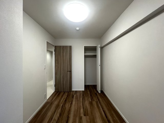ドンキが目の前！！ならば、冷蔵いらないね♪【ハイセレサ菊名アクティール】リフォームの洋室|洋室です