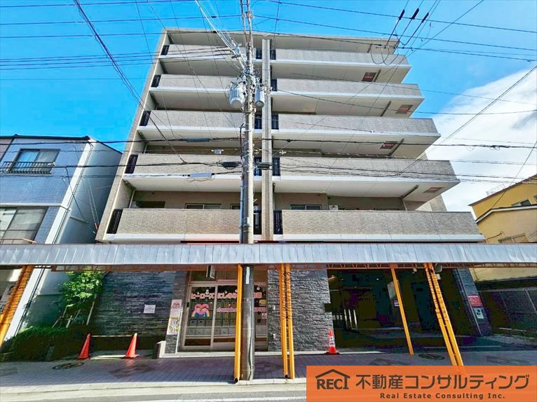 プレサンスロジェ甲子園口の外観