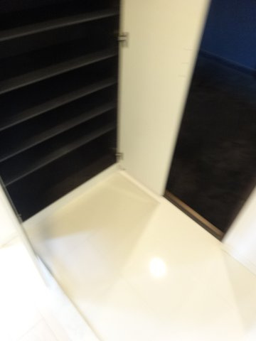 GKレジデンス清荒神の玄関