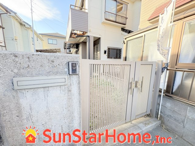 【サンスターホーム】青梅市新町5丁目　再生住宅　中古戸建1邸のエントランス
