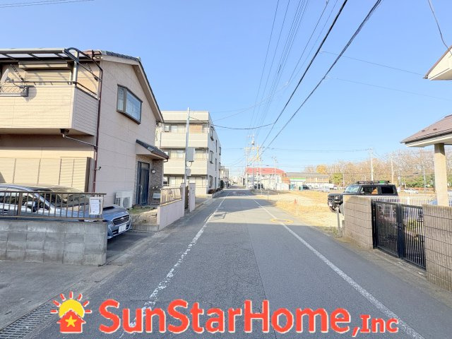 【サンスターホーム】青梅市新町5丁目　再生住宅　中古戸建1邸の前面道路含む現地写真