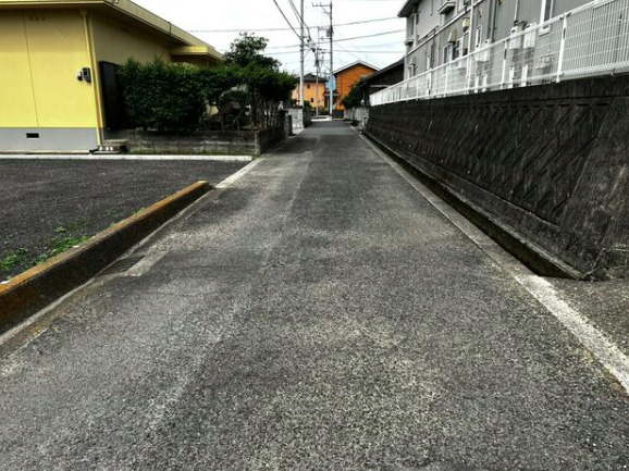 下柏町　売土地の前面道路含む現地写真
