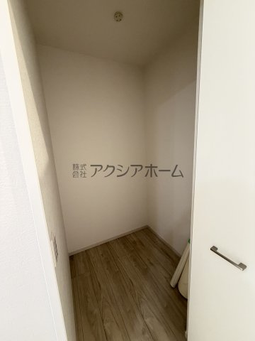 入間市大字下藤沢・全2棟　新築一戸建　2号棟　の収納|リビングWIC