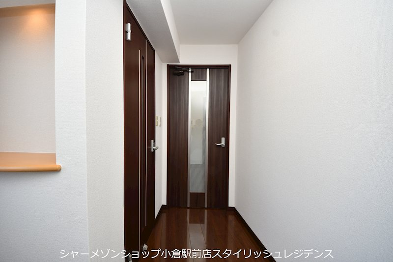 フェルト716の玄関