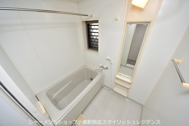フェルト716の浴室