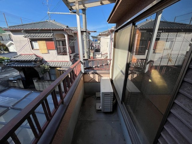 楠町西貸家のバルコニー