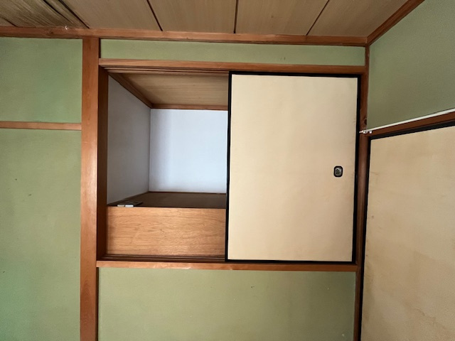 楠町西貸家の収納