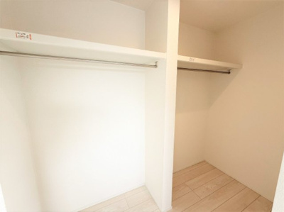 【収納】 | 【仲介手数料２８０万円が無料！】■狛江駅８分■東南角地■車２台