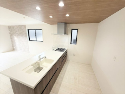 【キッチン】 | 【仲介手数料２８０万円が無料！】■狛江駅８分■東南角地■車２台