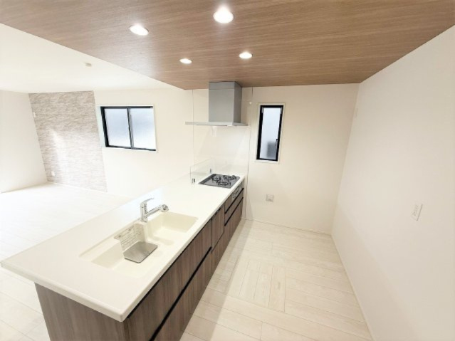 【キッチン】 | 【仲介手数料２８０万円が無料！】■狛江駅８分■東南角地■車２台