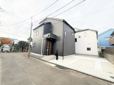 【外観】 | 【仲介手数料２８０万円が無料！】■狛江駅８分■東南角地■車２台