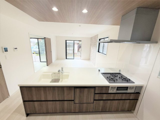 【キッチン】 | 【仲介手数料２８０万円が無料！】■狛江駅８分■東南角地■車２台