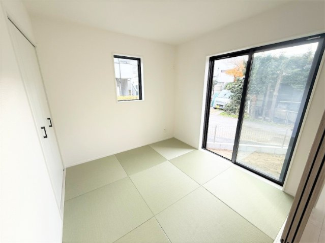 【和室】 | 【仲介手数料２８０万円が無料！】■狛江駅８分■東南角地■車２台