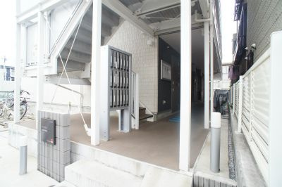 リブリ・アイ＆SHのエントランス