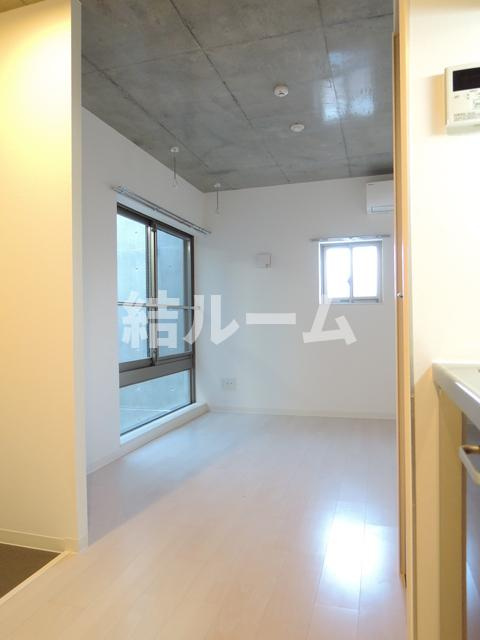 北区赤羽２丁目の賃貸マンションの居間・リビング