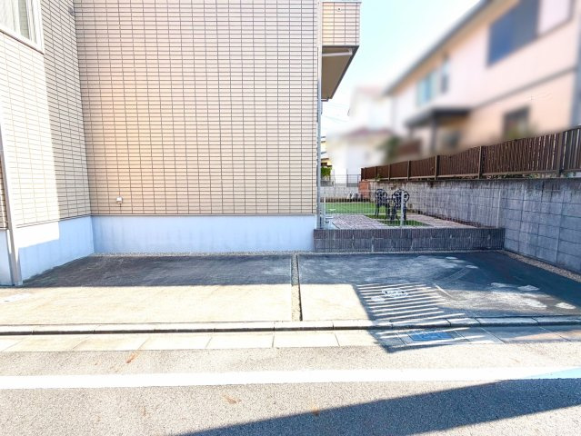 日進市東山五丁目戸建の駐車場|駐車スペース