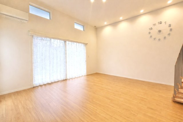 日進市東山五丁目戸建の居間・リビング|リビング