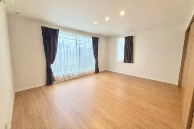 日進市東山五丁目戸建の洋室|洋室（約10.7帖）