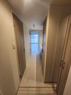 CREST TAPP京都二条の内装|玄関から～