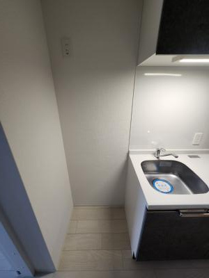 CREST TAPP京都二条のキッチン|冷蔵庫設置スペース