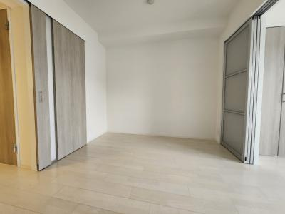 CREST TAPP京都二条の洋室