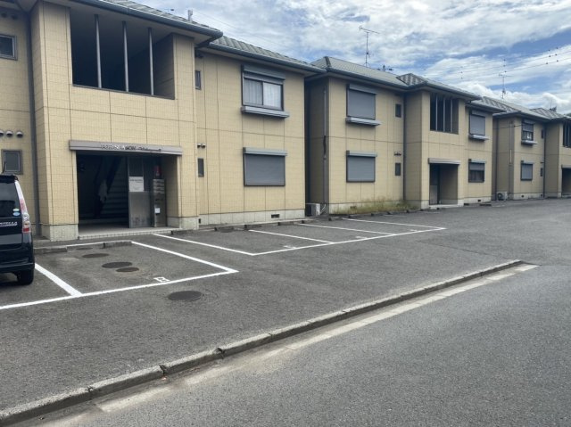 フォーシーズン和歌山Ⅱの駐車場