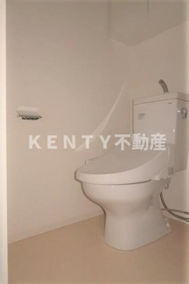 【トイレ】 | B CITY APARTMENT SHINAGAWA WEST | コンパクトで使いやすいトイレです