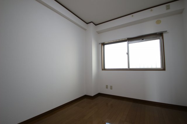 パークサイドハイツタケノヤの洋室|別号室の参考写真です。