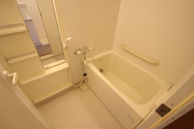 パークサイドハイツタケノヤの浴室|別号室の参考写真です。