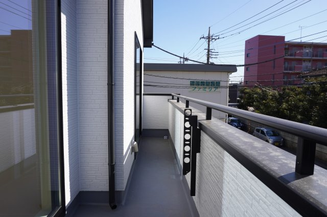 草加市西町 新築分譲住宅 全2棟 B号棟のバルコニー