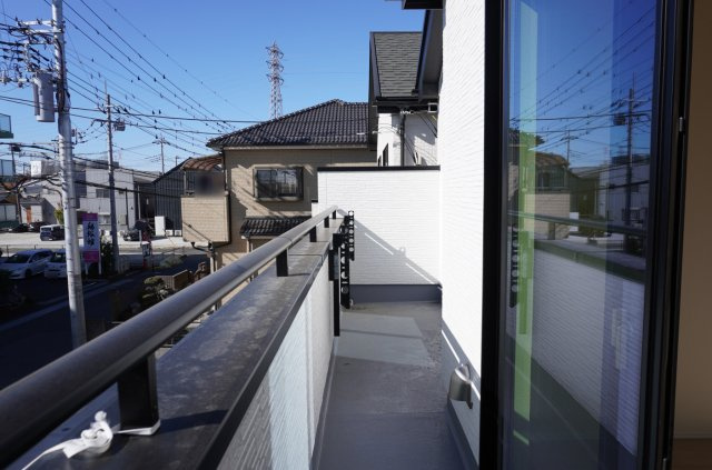草加市西町 新築分譲住宅 全2棟 B号棟のバルコニー