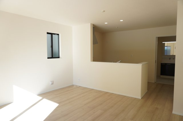 草加市西町 新築分譲住宅 全2棟 B号棟の居間・リビング