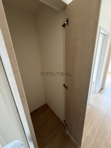 東村山市廻田町4丁目・全1棟　新築一戸建　～全室南向き～の収納|2階廊下収納