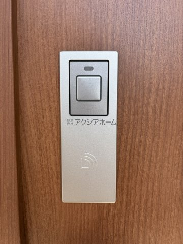 東村山市廻田町4丁目・全1棟　新築一戸建　～全室南向き～の設備|玄関ドアタッチキー
