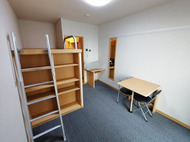 フローラ西船の居間・リビング