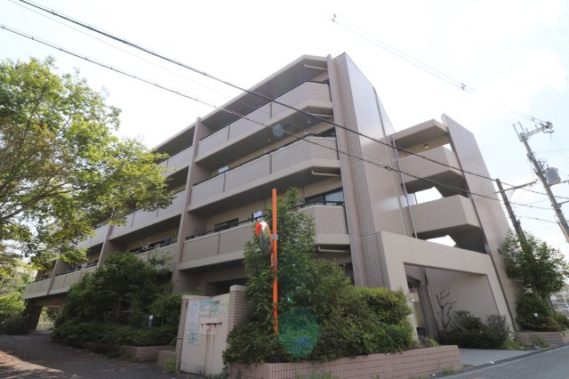 レシェンテ耳原の外観