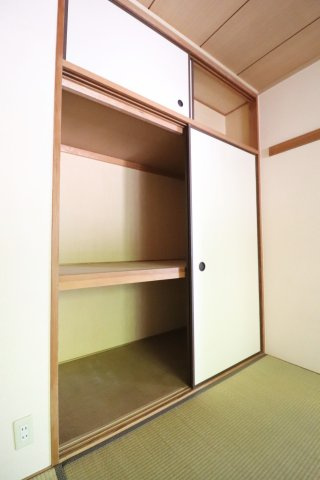 レシェンテ耳原の収納
