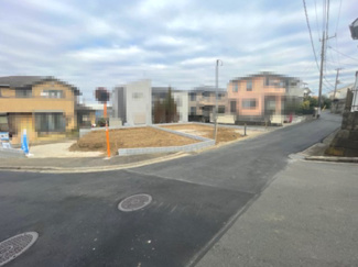 【前面道路含む現地写真】 | 横浜市旭区金が谷2丁目　全2棟/今回販売2棟（2号棟） | 前面道路