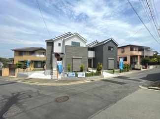 【前面道路含む現地写真】 | 横浜市旭区金が谷2丁目　全2棟/今回販売1棟（1号棟） | 前面道路