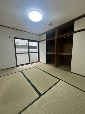 【居間・リビング】 | アメニティパレスワタナベ | ※同タイプの別の部屋の写真です。