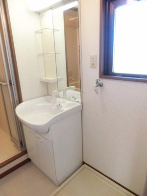 【独立洗面台】 | アメニティパレスワタナベ | ※同タイプの別の部屋の写真です。