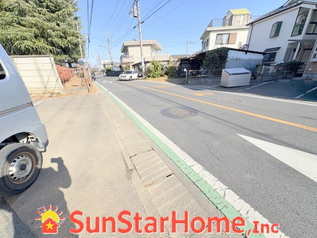 【サンスターホーム】青梅市大門2丁目　新築3号棟の前面道路含む現地写真