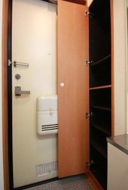 フレア・プランドールBの玄関