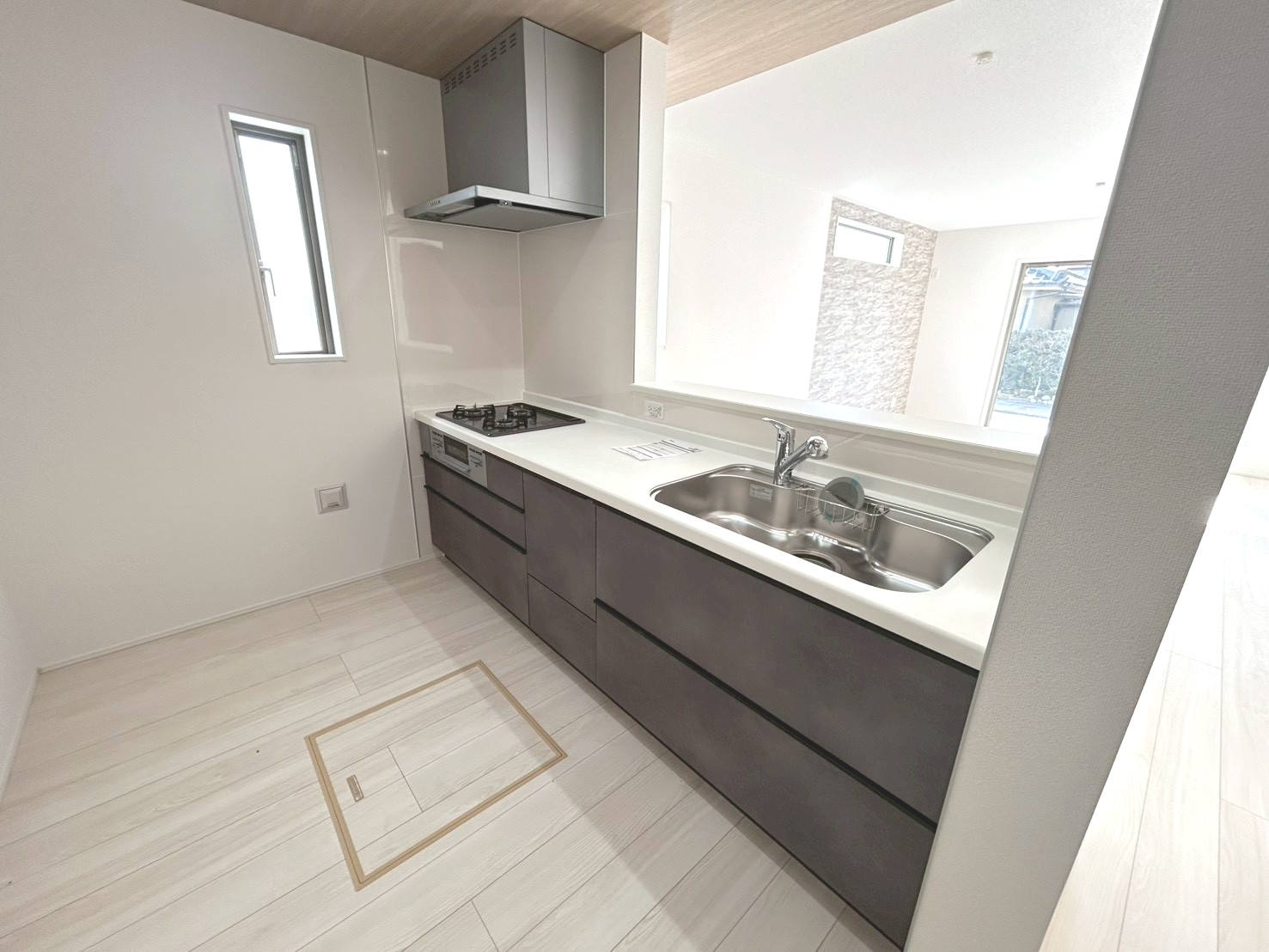 【商談中】グラファーレ　一宮市西大海道3期　全4区画分譲のキッチン|シンクは全面エンボス加工のステンレスシンクを採用。高い性能とお手入れが簡単な仕様です！